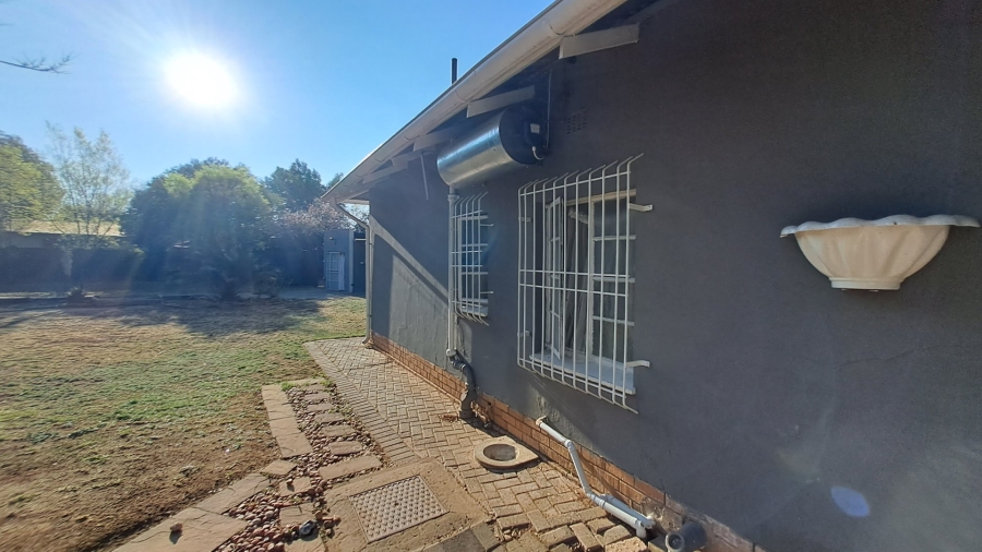 5 Bedroom Property for Sale in Park West Free State